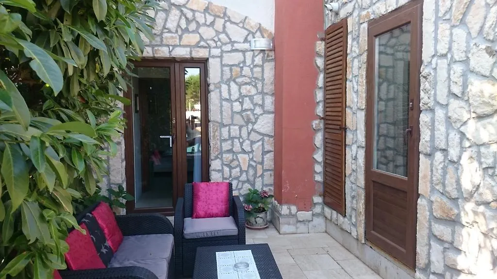 Collins Apartments Pula