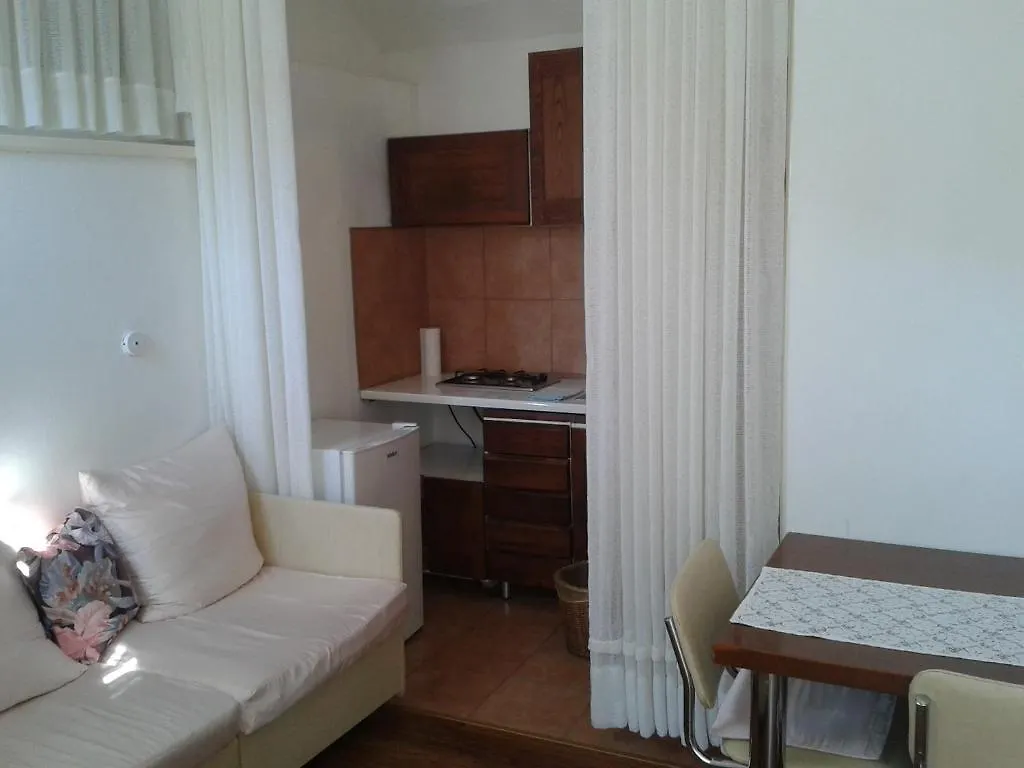 Collins Apartments  Pula