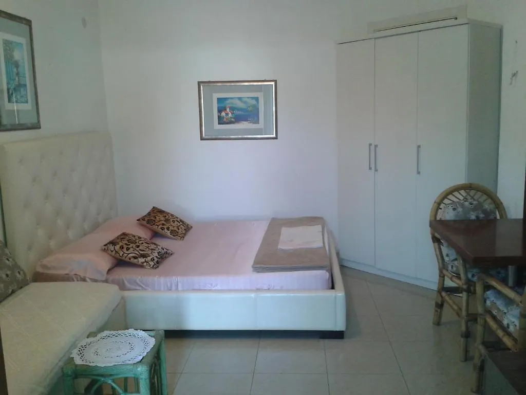 Collins Apartments Pula