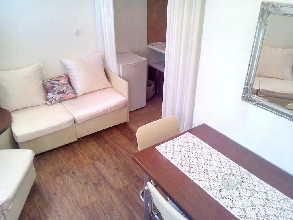 Collins Apartments Pula Croatia